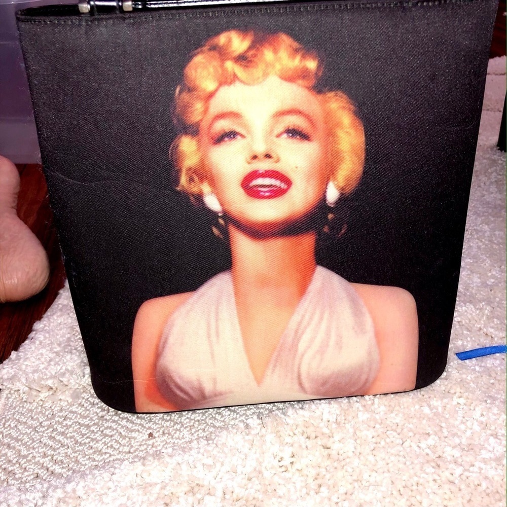 New Orleans here we come! Collectibles!! - Picture 3 of 8